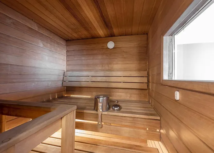 מלון Greenstar להטי